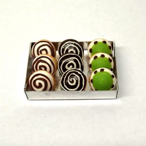 DNA4 (Donuts in metal tray)