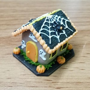 GBHH3 (gingerbread house)