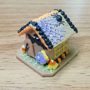 GBHH5 (gingerbread house)